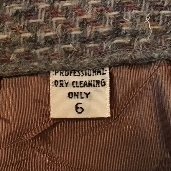 Larry Levine Petites - Tweed Fully Lined Two Piece Suit, Jacket & Skirt - Picture 8 of 10